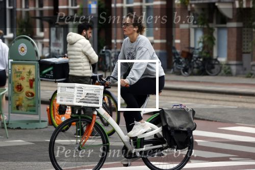 Amsterdam 29 augustus 2021
Sanne Wallis de Vries op de fiets in Amsterdam.