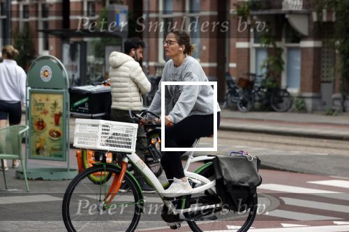 Amsterdam 29 augustus 2021
Sanne Wallis de Vries op de fiets in Amsterdam.