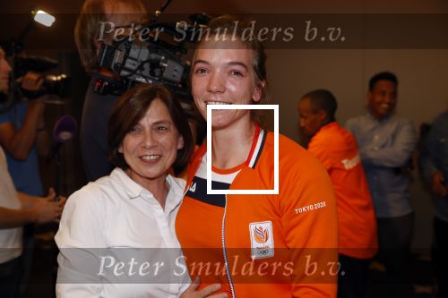 Schiphol 9 augustus 2021
Aankomst olympische sporters op schiphol in hotel Hilton. Shanne Braspennincx werd opgehaald door haar moeder zus en broer