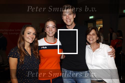 Schiphol 9 augustus 2021
Aankomst olympische sporters op schiphol in hotel Hilton. Shanne Braspennincx werd opgehaald door haar moeder zus en broer