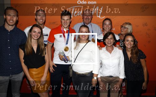 Schiphol 9 augustus 2021
Aankomst olympische sporters op schiphol in hotel Hilton. Shanne Braspennincx met vriend Jeffrey Hoogland en familie