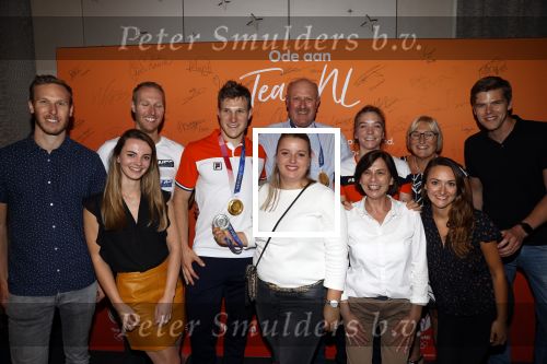 Schiphol 9 augustus 2021
Aankomst olympische sporters op schiphol in hotel Hilton. Shanne Braspennincx met vriend Jeffrey Hoogland en familie