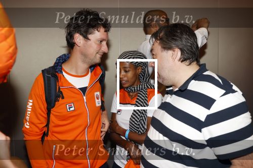 Schiphol 9 augustus 2021
Aankomst olympische sporters op schiphol in hotel Hilton. Sifan hassan met manager en een fan