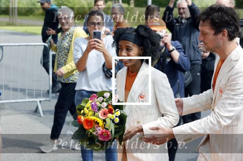 Den Haag 10 augustus 2021
De olympische sporters die een medaille hebben gewonnen op de olympische spelen van Tokyo worden geeerd door oa Mark Rutte en Minister Stef Blok. De huldiging vint plaats in het sportcentrum in het zuiderpark.
Aanwezig oa  Sifan Hassan Harrie Lavreysen  Kiran Badloe Annemiek v d Vleuten Niek Kimmann Shanne Braspennincx Abdi Nageeye Jeffrey Hoogland Gabriella Schloesser Steve Wijler Arno Kamminga Sharon v Rouwendaal Tom Dumoulin Anouk Vetter Femke Bol Nouchka Fontijn Merel Smulders Sanne v Dijke Maikel v d Vleuten Kirsten Wild Annemiek Bekkering Annette Duetz Emma Oosterwegel Marit Bouwmeester Anna v d Breggen Roy v d Berg , heren 4 roeien , dames 2 roeien, heren 4x 400m  en het nederlands dames hockeyteam .Ook chef de Mission Pieter v d Hoogenband is er natuurlijk bij .  sifan met haar manager begeleider Sander Ogink