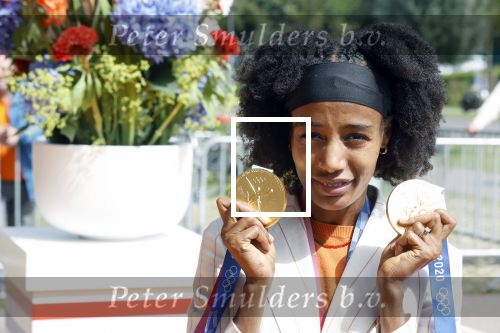 Den Haag 10 augustus 2021
De olympische sporters die een medaille hebben gewonnen op de olympische spelen van Tokyo worden geeerd door oa Mark Rutte en Minister Stef Blok. De huldiging vint plaats in het sportcentrum in het zuiderpark.
Aanwezig oa  Sifan Hassan Harrie Lavreysen  Kiran Badloe Annemiek v d Vleuten Niek Kimmann Shanne Braspennincx Abdi Nageeye Jeffrey Hoogland Gabriella Schloesser Steve Wijler Arno Kamminga Sharon v Rouwendaal Tom Dumoulin Anouk Vetter Femke Bol Nouchka Fontijn Merel Smulders Sanne v Dijke Maikel v d Vleuten Kirsten Wild Annemiek Bekkering Annette Duetz Emma Oosterwegel Marit Bouwmeester Anna v d Breggen Roy v d Berg , heren 4 roeien , dames 2 roeien, heren 4x 400m  en het nederlands dames hockeyteam .Ook chef de Mission Pieter v d Hoogenband is er natuurlijk bij .