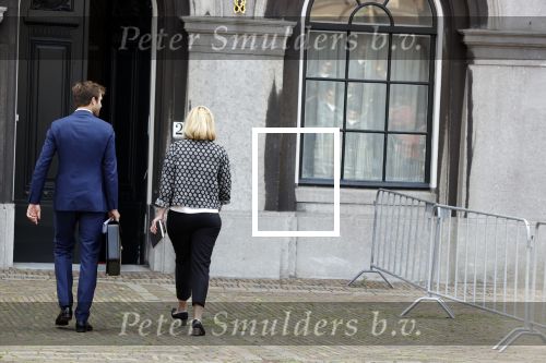 Den Haag 31 augustus 2021
Mark Rutte , Wopke Hoekstra Lillianne Ploumen Jesse Klaver Sigrid Kaag Gert Jan Segers en Rob Jetten op gesprek bij Mariette Hamer ivm vormen van nieuwe regering op het binnenhof.