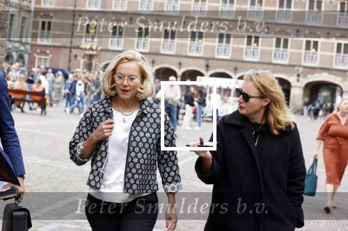Den Haag 31 augustus 2021
Mark Rutte , Wopke Hoekstra Lillianne Ploumen Jesse Klaver Sigrid Kaag Gert Jan Segers en Rob Jetten op gesprek bij Mariette Hamer ivm vormen van nieuwe regering op het binnenhof.