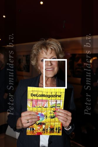 Amsterdam 26 augustus 2021
Presentatie magazine van het DeLaMar theater . Joop v d Ende geeft toespraak . Simone Kleinsma kreeg het eerste exemplaar.