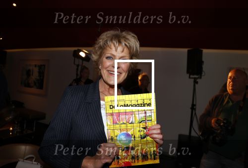 Amsterdam 26 augustus 2021
Presentatie magazine van het DeLaMar theater . Joop v d Ende geeft toespraak . Simone Kleinsma kreeg het eerste exemplaar.
