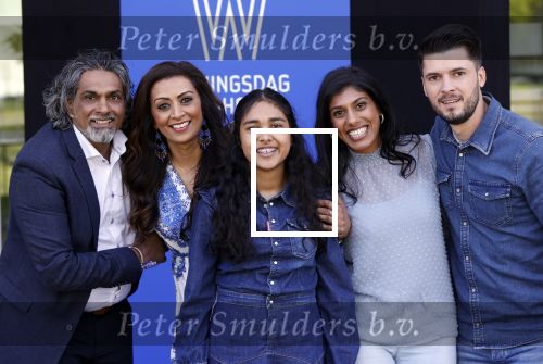 Eindhoven 27 april 2021
Koningsdag 2021 op de High tech Campus in Eindhoven.
Aanwezig Koning Willem Alexander Koningin Maxima Prinses Amalia Prinses Ariane en Prinses Alexia Soenil Bahadoer met zijn vrouw en kinderen