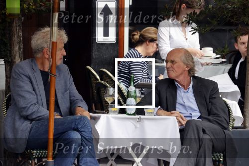 Amsterdam 20 augustus 2021
Advocaat Stefan Kalff en oud miss nederland organisator Hans Konings op terras.