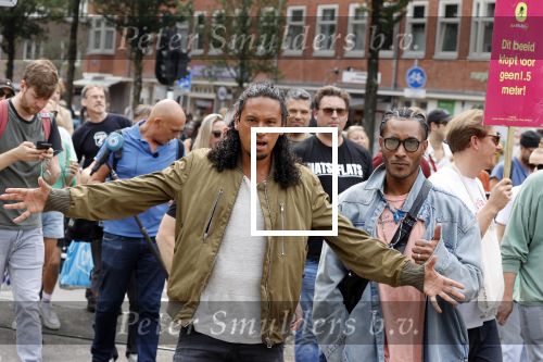 Amsterdam 21 augustus 2021
Demonstratie Mute us in amsterdam . Er zijn meerdere djs aanwezig zoals Sunnery James Ryan Marciano Ronald Molendijk Fred v Leer Sidney Brandeis en Menno Kohler.