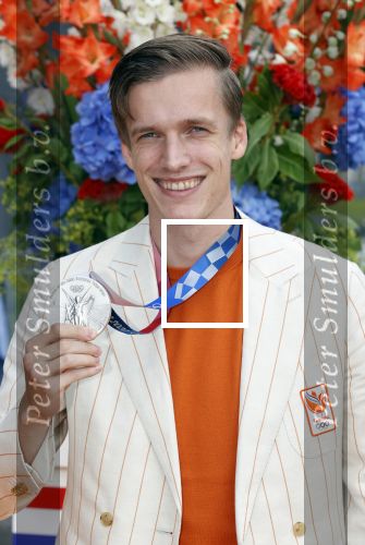 Den Haag 10 augustus 2021
De olympische sporters die een medaille hebben gewonnen op de olympische spelen van Tokyo worden geeerd door oa Mark Rutte en Minister Stef Blok. De huldiging vint plaats in het sportcentrum in het zuiderpark.
Aanwezig oa  Sifan Hassan Harrie Lavreysen  Kiran Badloe Annemiek v d Vleuten Niek Kimmann Shanne Braspennincx Abdi Nageeye Jeffrey Hoogland Gabriella Schloesser Steve Wijler Arno Kamminga Sharon v Rouwendaal Tom Dumoulin Anouk Vetter Femke Bol Nouchka Fontijn Merel Smulders Sanne v Dijke Maikel v d Vleuten Kirsten Wild Annemiek Bekkering Annette Duetz Emma Oosterwegel Marit Bouwmeester Anna v d Breggen Roy v d Berg , heren 4 roeien , dames 2 roeien, heren 4x 400m  en het nederlands dames hockeyteam .Ook chef de Mission Pieter v d Hoogenband is er natuurlijk bij . Tony v Diepen