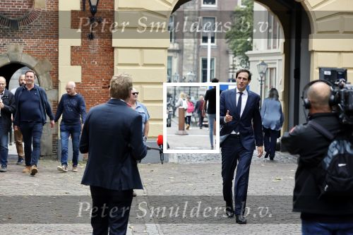 Den Haag 31 augustus 2021
Mark Rutte , Wopke Hoekstra Lillianne Ploumen Jesse Klaver Sigrid Kaag Gert Jan Segers en Rob Jetten op gesprek bij Mariette Hamer ivm vormen van nieuwe regering op het binnenhof.