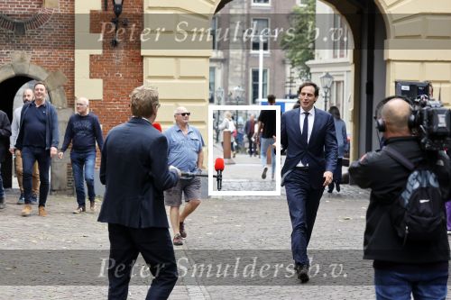 Den Haag 31 augustus 2021
Mark Rutte , Wopke Hoekstra Lillianne Ploumen Jesse Klaver Sigrid Kaag Gert Jan Segers en Rob Jetten op gesprek bij Mariette Hamer ivm vormen van nieuwe regering op het binnenhof.
