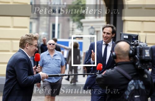 Den Haag 31 augustus 2021
Mark Rutte , Wopke Hoekstra Lillianne Ploumen Jesse Klaver Sigrid Kaag Gert Jan Segers en Rob Jetten op gesprek bij Mariette Hamer ivm vormen van nieuwe regering op het binnenhof. Wopke met Jair Ferwerda