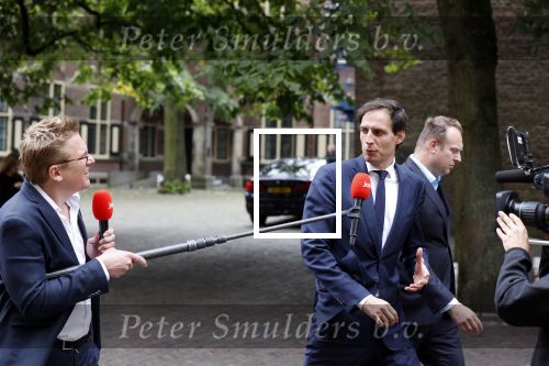 Den Haag 31 augustus 2021
Mark Rutte , Wopke Hoekstra Lillianne Ploumen Jesse Klaver Sigrid Kaag Gert Jan Segers en Rob Jetten op gesprek bij Mariette Hamer ivm vormen van nieuwe regering op het binnenhof. Wopke met Jair Ferwerda