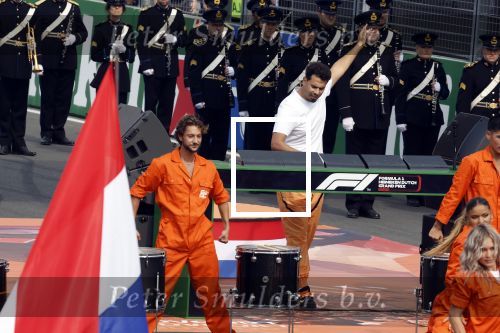 Zandvoort 4 september 2022
Afrojack ( Nick v d Wall) draait op de nederlandse F1 Grand Prix op circuit Zandvoort.