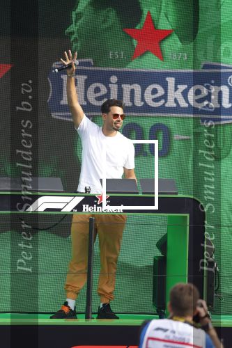 Zandvoort 4 september 2022
Afrojack ( Nick v d Wall) draait op de nederlandse F1 Grand Prix op circuit Zandvoort.