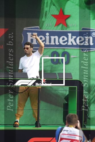 Zandvoort 4 september 2022
Afrojack ( Nick v d Wall) draait op de nederlandse F1 Grand Prix op circuit Zandvoort.