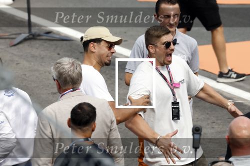 Zandvoort 4 september 2022
Afrojack ( Nick v d Wall) draait op de nederlandse F1 Grand Prix op circuit Zandvoort.
 Afrojack en Rico Verhoeven