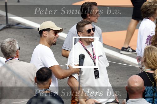 Zandvoort 4 september 2022
Afrojack ( Nick v d Wall) draait op de nederlandse F1 Grand Prix op circuit Zandvoort.
 Afrojack en Rico Verhoeven