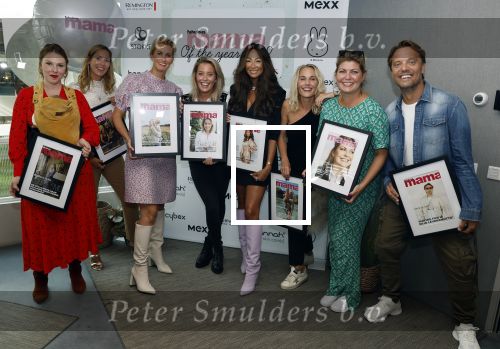 Amsterdam 14 september 2022
Uitreiking Fabulous mama awards bij George Marina .
Anouk Smulders Coosje Smit Bas Smit Marielle Smit Maria Tailor Kimberley Klaver en Pauline Wingelaar