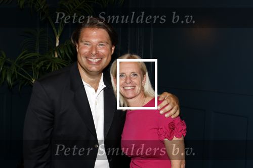 Den Haag 2 september 2022
Onthulling beeld Anneke Gronloh in de schouwburg van Den Haag . Bart Peeters kwam met zijn. vrouw