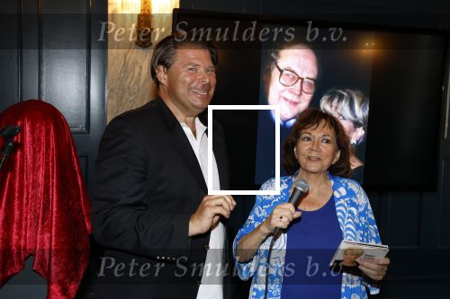 Den Haag 2 september 2022
Onthulling beeld Anneke Gronloh in de schouwburg van Den Haag . Bart Peeters en Therese Steinmetz