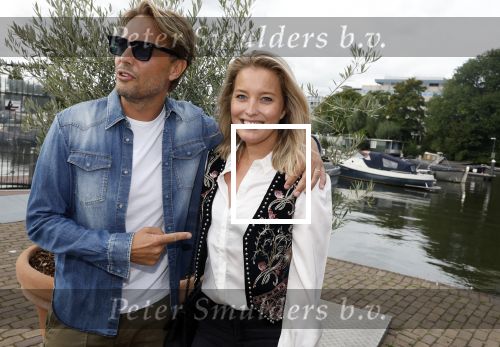 Amsterdam 14 september 2022
Uitreiking Fabulous mama awards bij George Marina .
Bas Smit kwam met zijn zus Marielle Smit en zijn vrouw Nicolette v Dam