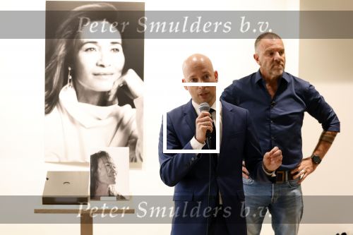 Hilversum 28 maart 2022
Presentatie boek en munt van Bibian Mentel. Haar man Edwin Spee kwam met zijn vriendin Mandy. 
Bert v Ravenswaaij