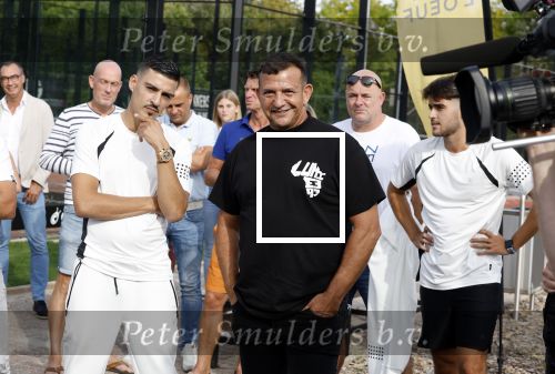 Capelle aan de IJssel 7 september 2022
Presentatie kleinglijn voor Padel van Robin van Persie en zijn vrouw Bouchra v Persie. Boef en Najib Amhali