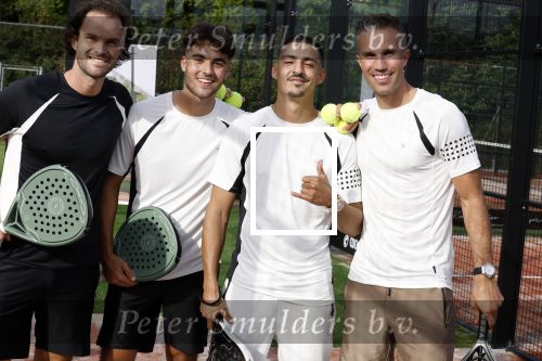 Capelle aan de IJssel 7 september 2022
Presentatie kleinglijn voor Padel van Robin van Persie en zijn vrouw Bouchra v Persie. Boef met Robin v Persie en hun tegenstanders