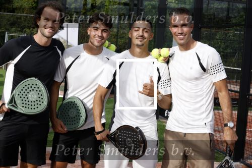 Capelle aan de IJssel 7 september 2022
Presentatie kleinglijn voor Padel van Robin van Persie en zijn vrouw Bouchra v Persie. Boef met Robin v Persie en hun tegenstanders