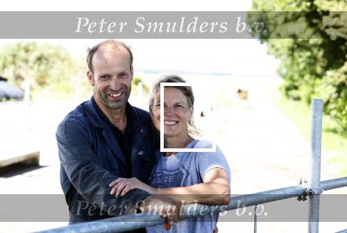 Ruinerwold 3 augustus 2022
Boer Evert met zijn nieuwe vriendin Maud bij zijn boerderij . Matthijs Albers was mee.