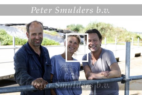 Ruinerwold 3 augustus 2022
Boer Evert met zijn nieuwe vriendin Maud bij zijn boerderij . Matthijs Albers was mee.