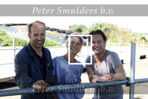Ruinerwold 3 augustus 2022
Boer Evert met zijn nieuwe vriendin Maud bij zijn boerderij . Matthijs Albers was mee.