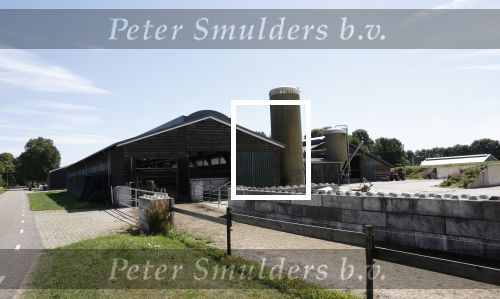 Ruinerwold 3 augustus 2022
Boer Evert met zijn nieuwe vriendin Maud bij zijn boerderij . Matthijs Albers was mee.