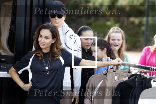 Capelle aan de IJssel 7 september 2022
Presentatie kleinglijn voor Padel van Robin van Persie en zijn vrouw Bouchra v Persie. Bouchra v Persie met zoon Shaqueel en Dina Layla