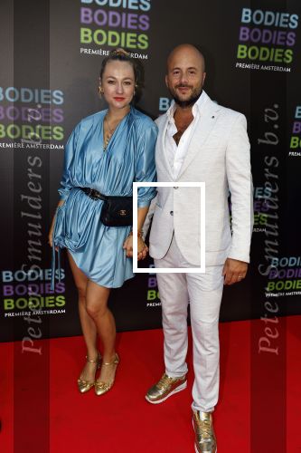 Amsterdam 24 augustus 2022
Premiere Bodies Bodies Bosies van Halina Reijn in Tuschinski . Carolien Spoor en partner Jon Karthaus