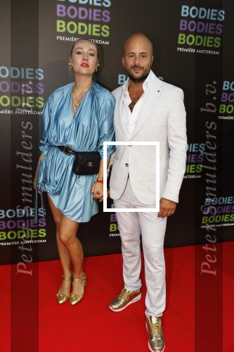 Amsterdam 24 augustus 2022
Premiere Bodies Bodies Bosies van Halina Reijn in Tuschinski . Carolien Spoor en partner Jon Karthaus