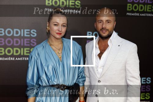 Amsterdam 24 augustus 2022
Premiere Bodies Bodies Bosies van Halina Reijn in Tuschinski . Carolien Spoor en partner Jon Karthaus