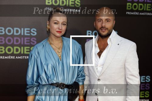 Amsterdam 24 augustus 2022
Premiere Bodies Bodies Bosies van Halina Reijn in Tuschinski . Carolien Spoor en partner Jon Karthaus