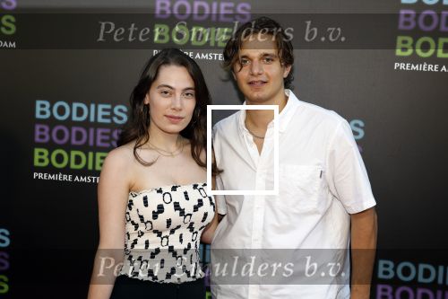 Amsterdam 24 augustus 2022
Premiere Bodies Bodies Bosies van Halina Reijn in Tuschinski . Chris Peters en partner