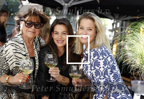 Amsterdam 1 september 2022
Talkies lunch bij restaurant Simply Fish.
Christine Kroonenberg Marielle Smit en...