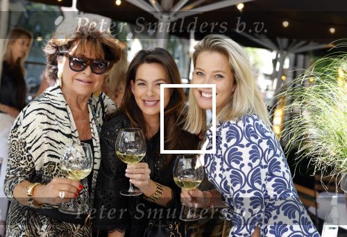 Amsterdam 1 september 2022
Talkies lunch bij restaurant Simply Fish.
Christine Kroonenberg Marielle Smit en...