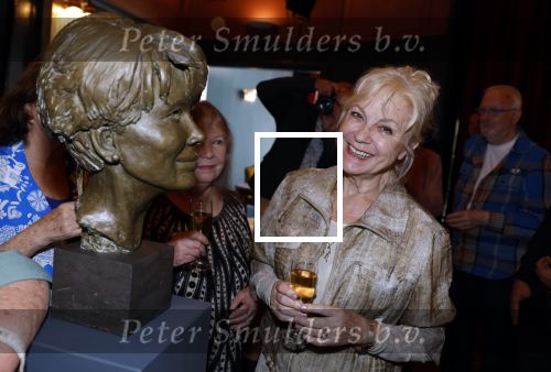 Den Haag 2 september 2022
Onthulling beeld Anneke Gronloh in de schouwburg van Den Haag . Ria Valk Tineke de Nooij Conny Vink Willeke Alberti Bart Peeters Sjors v d Panne Ronnie Tober en Wieteke v Dort