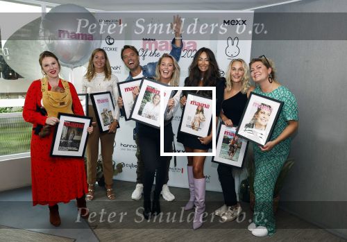 Amsterdam 14 september 2022
Uitreiking Fabulous mama awards bij George Marina .
Anouk Smulders Coosje Smit Bas Smit Marielle Smit Maria Tailor Kimberley Klaver en Pauline Wingelaar