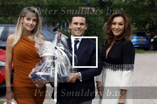 Amsterdam 15 september 2022
Kimberley Klaver en Michel v d Bergh trouwen bij het rijk van de keizer . Ze trouwen in de openlucht. daniel v Zweden met zijn vrouw Stevie en...