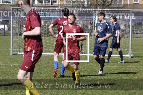 Utrecht 27 maart 2022
Bij voetbalclub DHSC in Utrecht wordt een dag georganiseerd waar geld opgehaald wordt voor 
Ukraine. Wesley Sneijder Mart Hoogkamer Evgeniy Levchenko Djarno Hofland Juvat Westendorp Koen Weijland Noa Zeeuw Glenn Helder ea spelen oa mee.
Dave Dekker